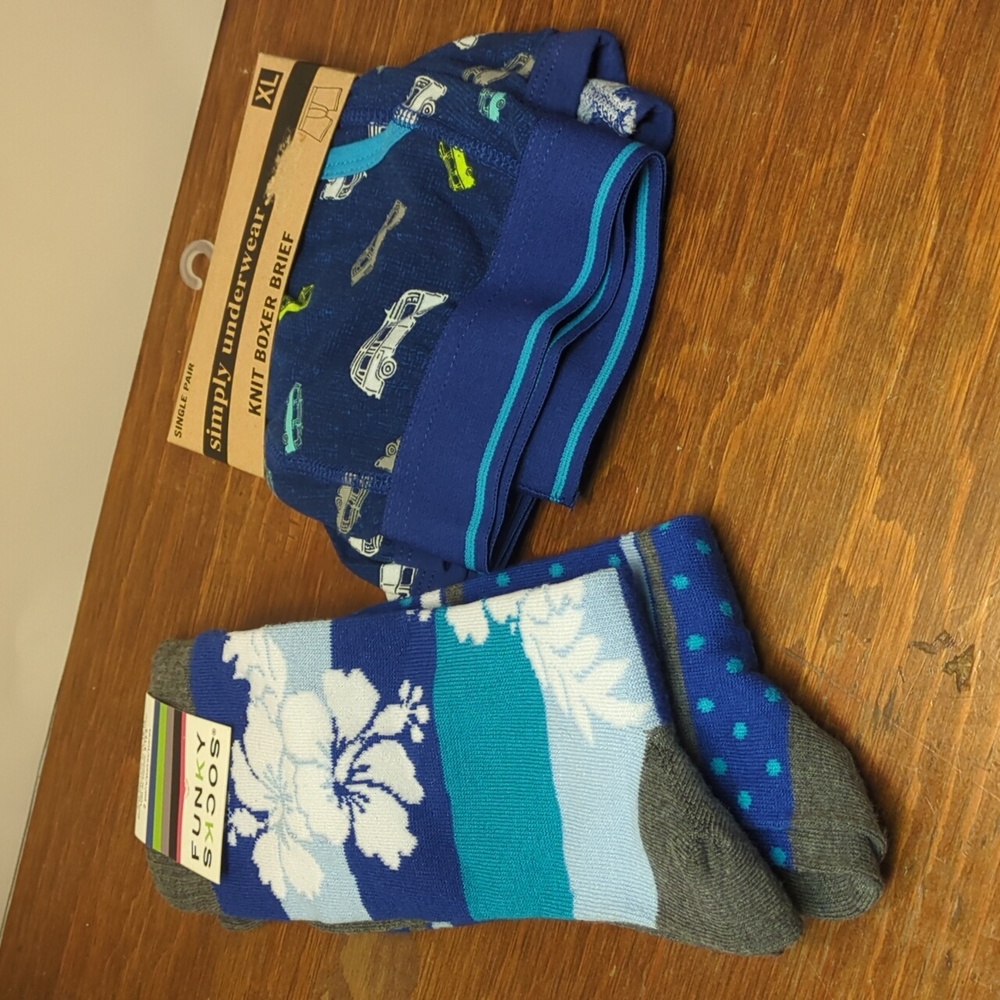 XL Camper Knit Cotton Boxer Brief Underwear , Hawaiian Socks Mens Vacation Set